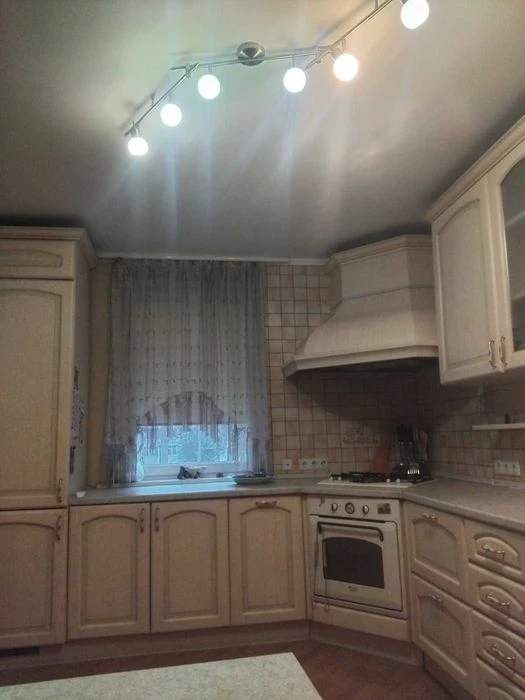 Exclusive! 3-room apartment for sale in Gorizont neighborhood, 13 Bolshaya Koltsevaya St.