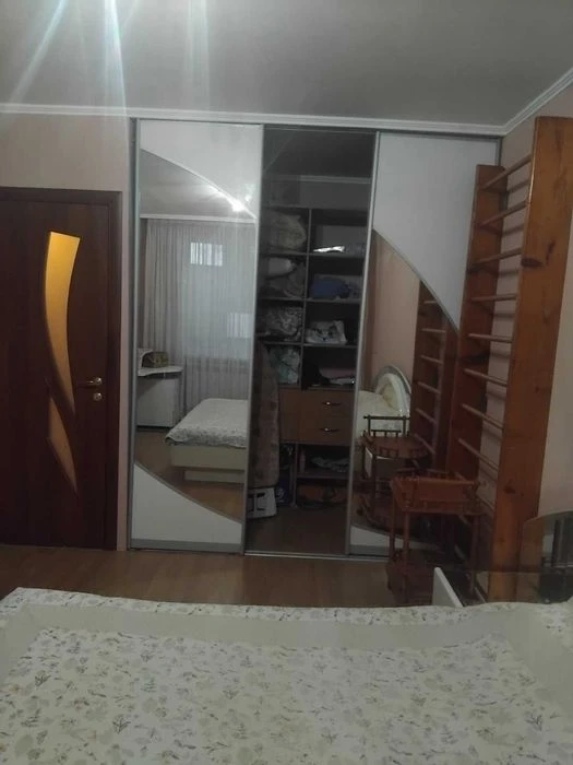 Exclusive! 3-room apartment for sale in Gorizont neighborhood, 13 Bolshaya Koltsevaya St.