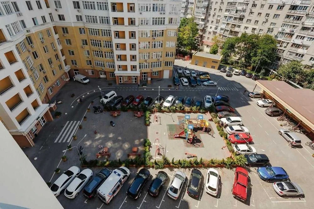 просторная квартира в самом сердце Аркадии, прямой вид на море