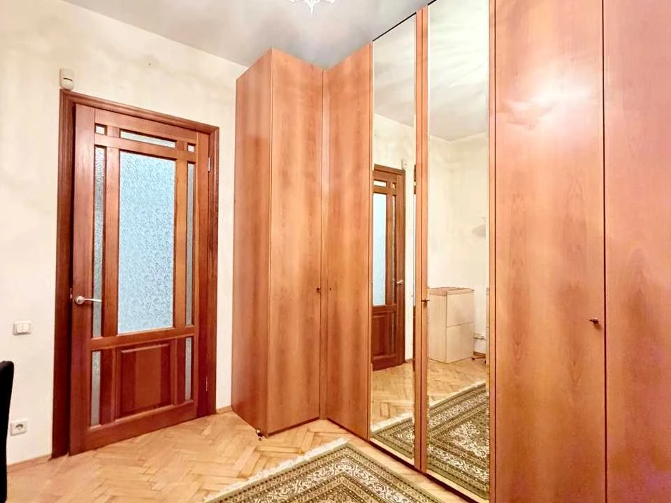 Квартира. Киев, Грушевского ул.