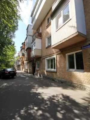 Продам 3-кім квартиру по вул. Довнар-Запольського, 3/1, метр