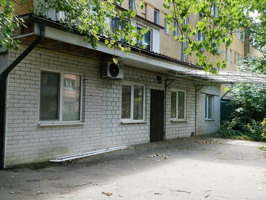 Продам 3-кім квартиру по вул. Довнар-Запольського, 3/1, метр