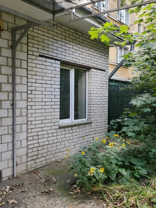 Продам 3-кім квартиру по вул. Довнар-Запольського, 3/1, метр