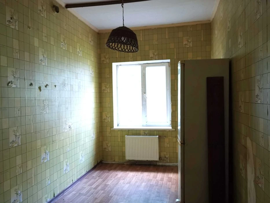 Продам 3-кім квартиру по вул. Довнар-Запольського, 3/1, метр