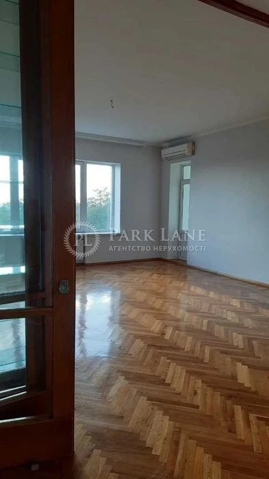 Golden Gate, Yaroslaviv val 15a, Ivan Franko, Honchara, Rey