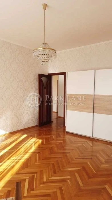 Golden Gate, Yaroslaviv val 15a, Ivan Franko, Honchara, Rey