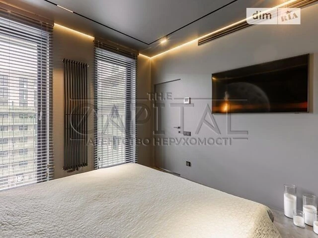 Продаж 4к квартири 121 кв. м на вул. Набережно-Рибальська до