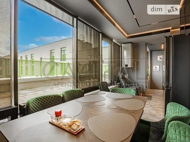 Продаж 4к квартири 121 кв. м на вул. Набережно-Рибальська до
