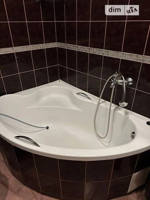 Продаж 2к квартири 106 кв. м на вул. Драгоманова 31Б • ID 34