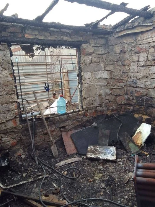 Дом после пожара с участком
