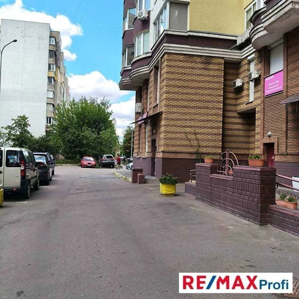 1-room apartment for sale 43 m², Kharkivske shosse, 182