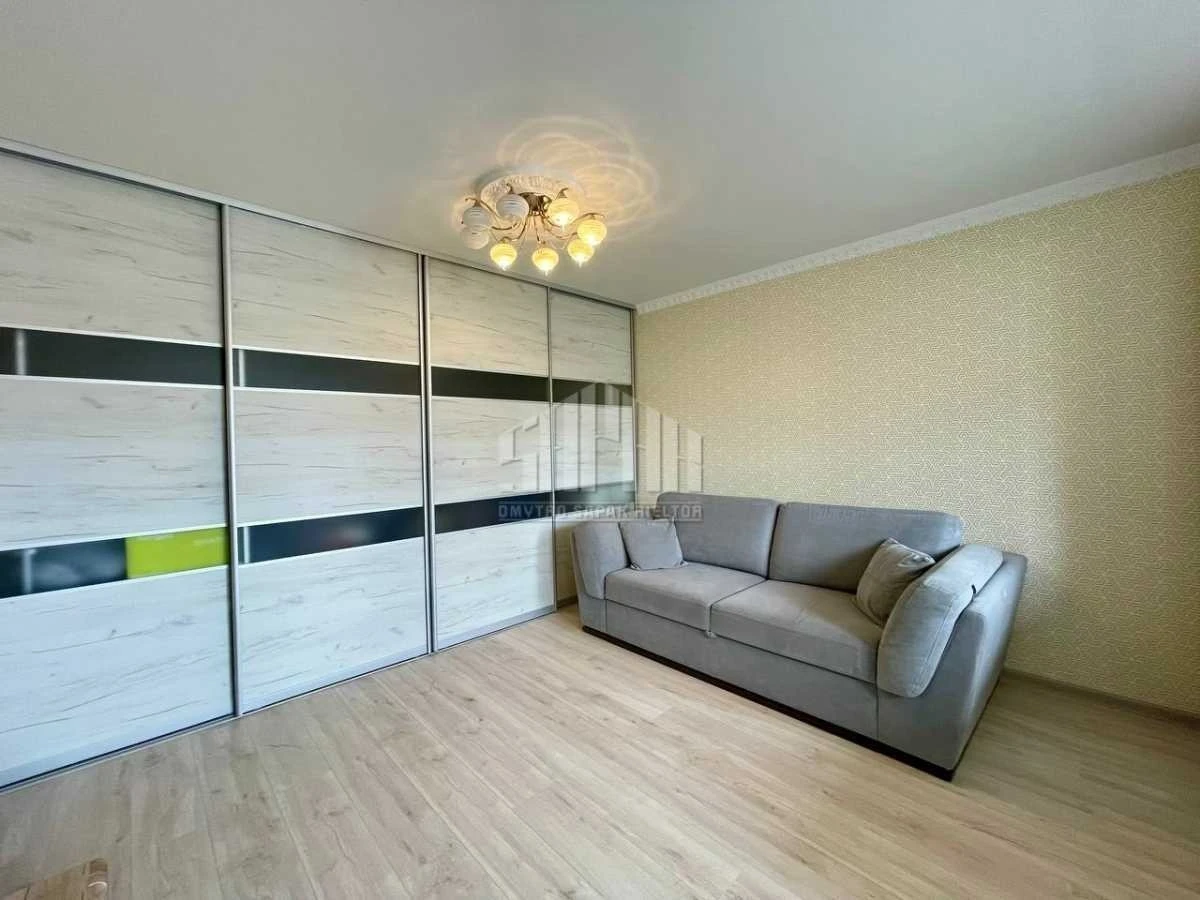 Sale of a 2-room apartment 56.2 m², Volodymyr Antonovych in