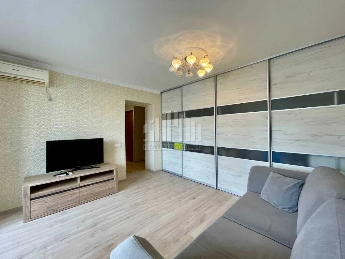 Sale of a 2-room apartment 56.2 m², Volodymyr Antonovych in