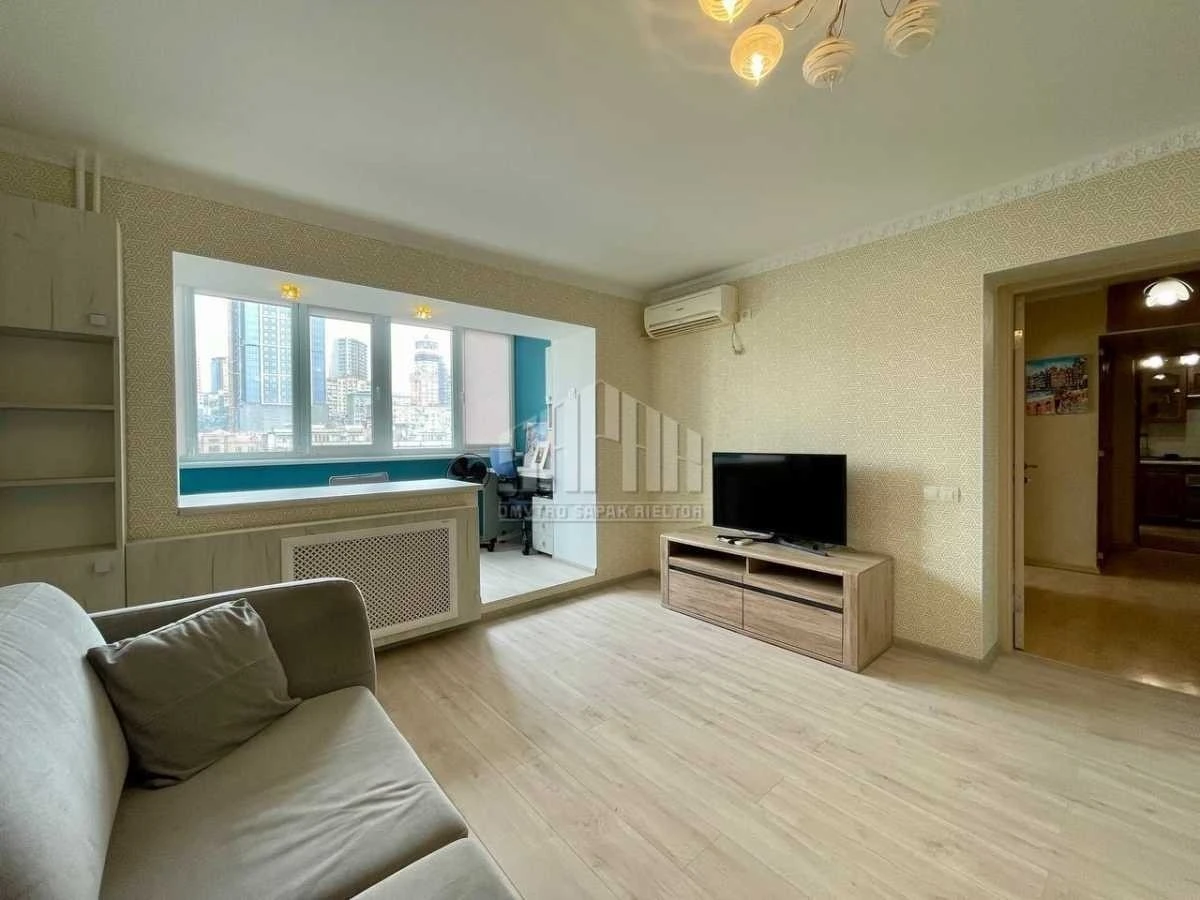 Sale of a 2-room apartment 56.2 m², Volodymyr Antonovych in