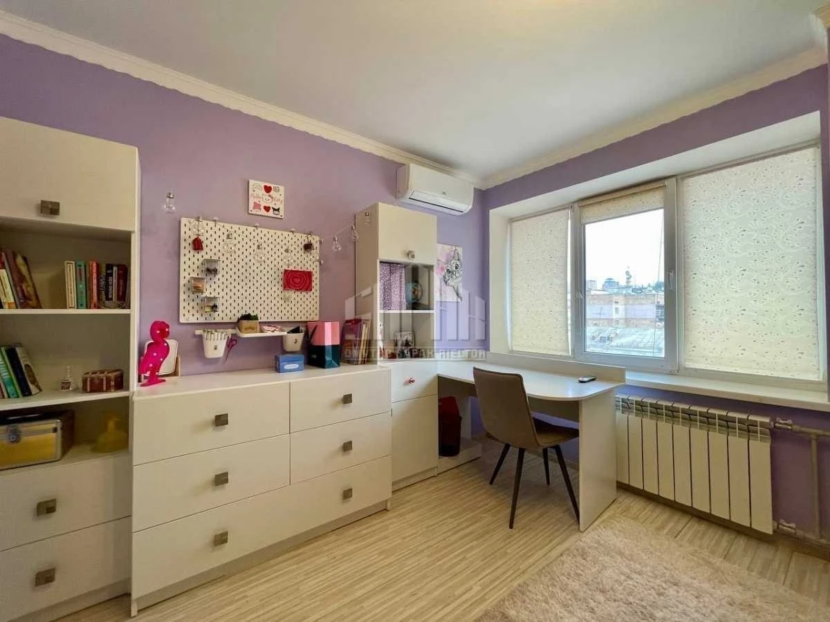 Sale of a 2-room apartment 56.2 m², Volodymyr Antonovych in