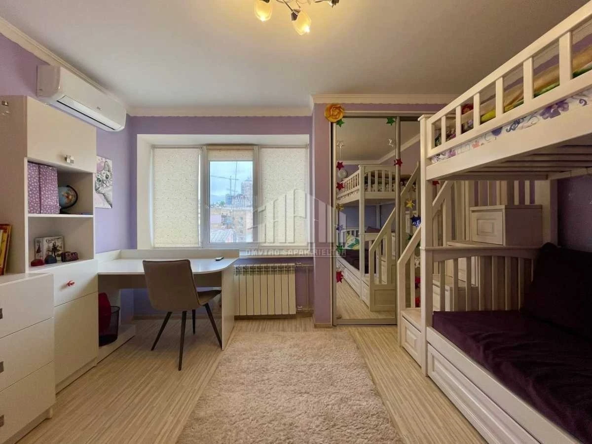 Sale of a 2-room apartment 56.2 m², Volodymyr Antonovych in