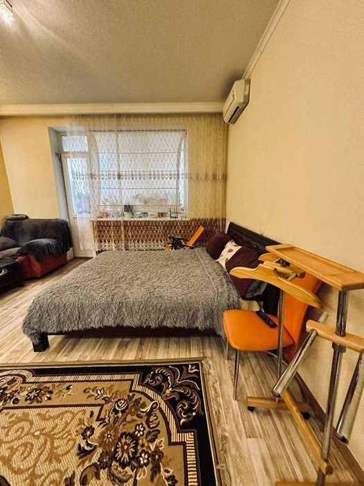 I will sell a 2-room apartment in the Polya district (Antonovicha street)