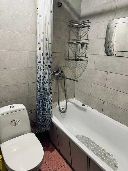 I will sell a 2-room apartment in the Polya district (Antonovicha street)