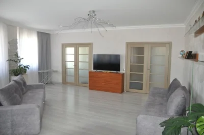 3-room apartment for sale on Akhmatova Street, Poznyaki metro station