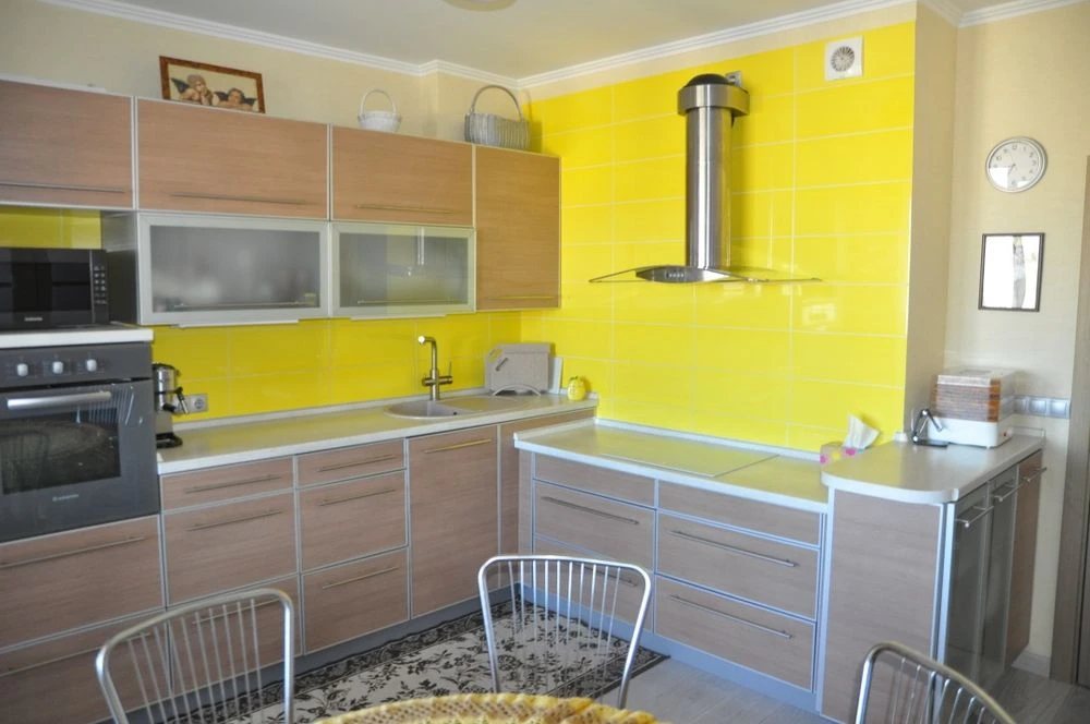 3-room apartment for sale on Akhmatova Street, Poznyaki metro station