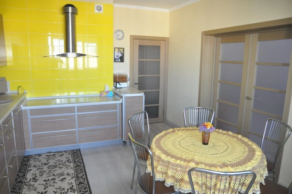 3-room apartment for sale on Akhmatova Street, Poznyaki metro station