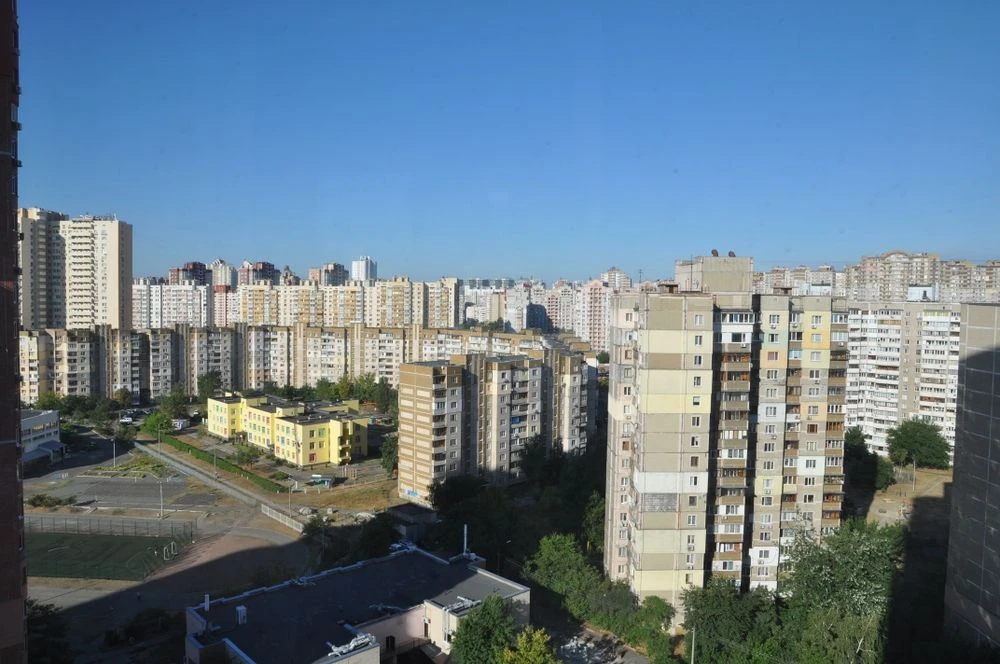 3-room apartment for sale on Akhmatova Street, Poznyaki metro station