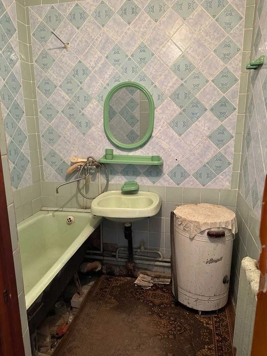 (5) I will sell part of the house in Pyatnychany 4422
