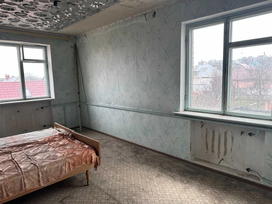 (5) I will sell part of the house in Pyatnychany 4422