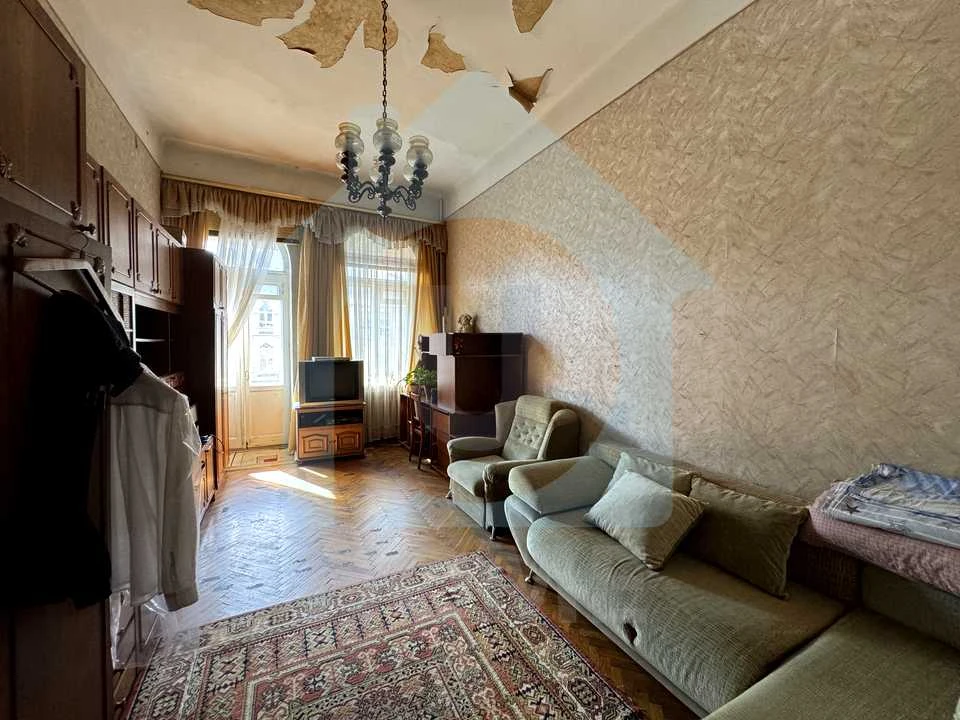 Квартира. Киев, ул. (Горького)