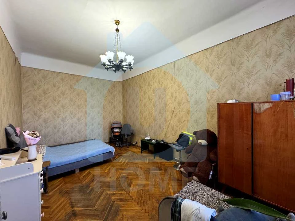 Квартира. Киев, ул. (Горького)
