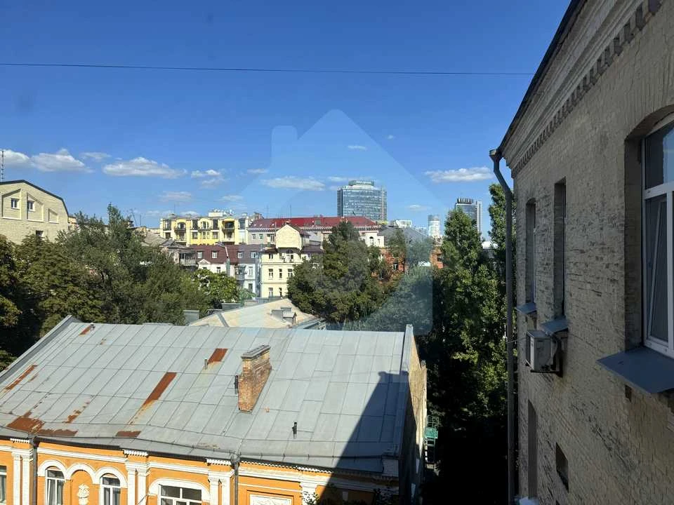 Квартира. Киев, ул. (Горького)