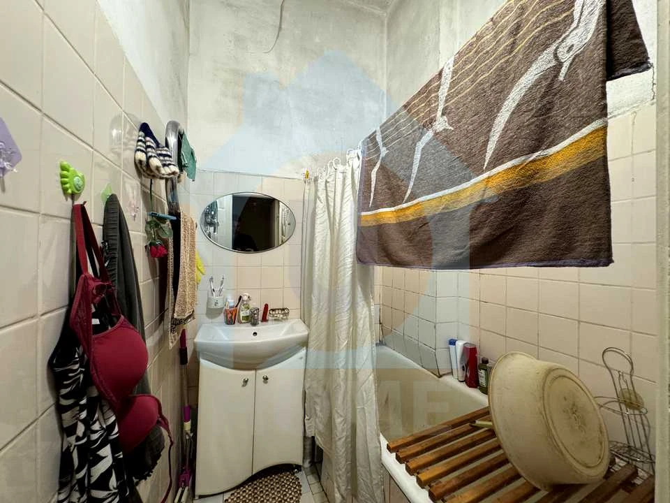Квартира. Киев, ул. (Горького)