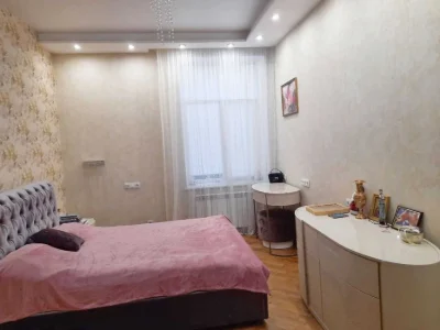 Selling a 3-room Stalin-era apartment, European-style renovation, 90 square meters, Sumskaya Street (404401)