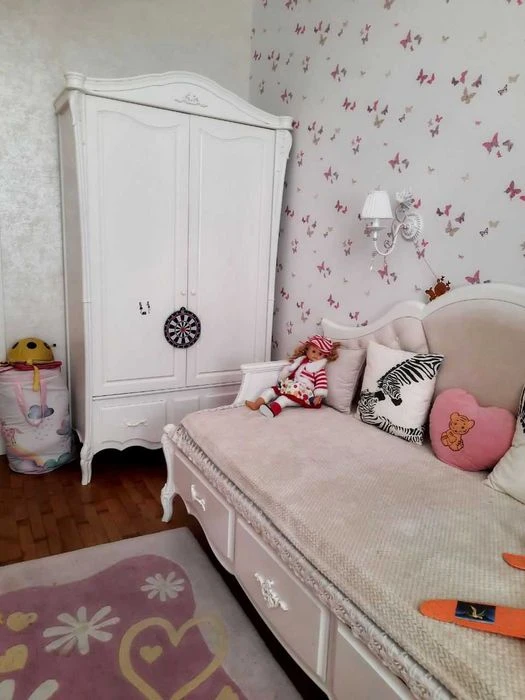 Selling a 3-room Stalin-era apartment, European-style renovation, 90 square meters, Sumskaya Street (404401)