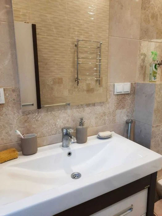 Selling a 3-room Stalin-era apartment, European-style renovation, 90 square meters, Sumskaya Street (404401)