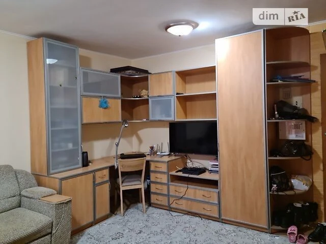 Продаж 1к квартири 34.6 кв. м на вул. Мілютенка 5А, кв. 79 •