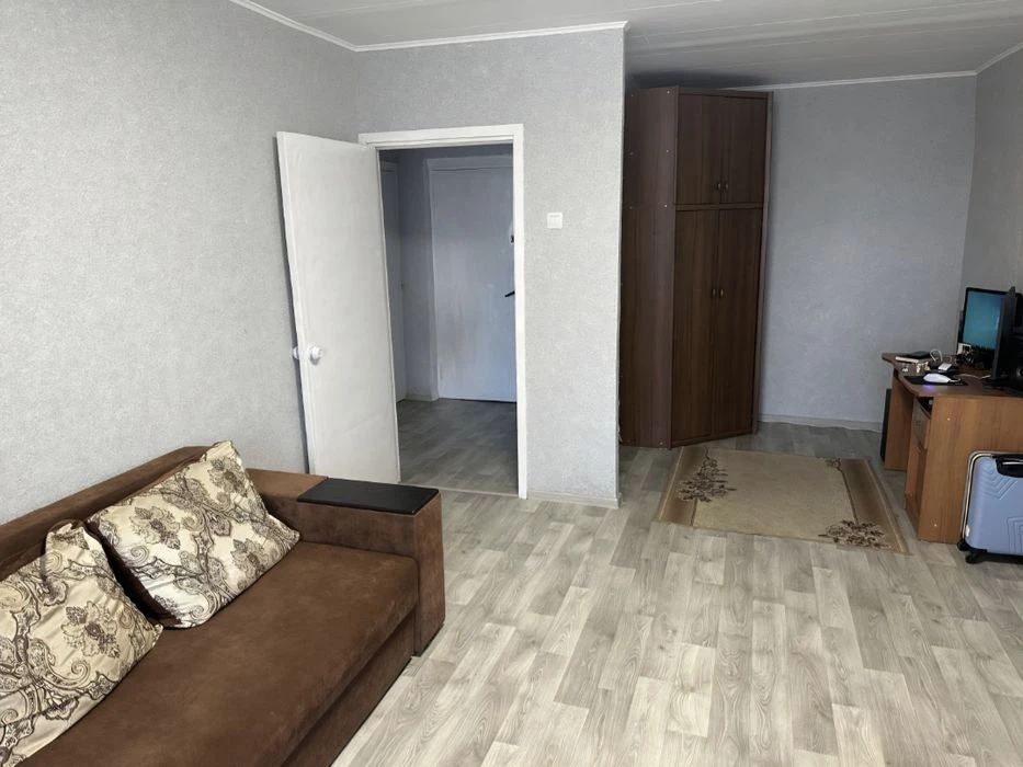 Продам 1 кімнатну квартиру на Червоному Камені