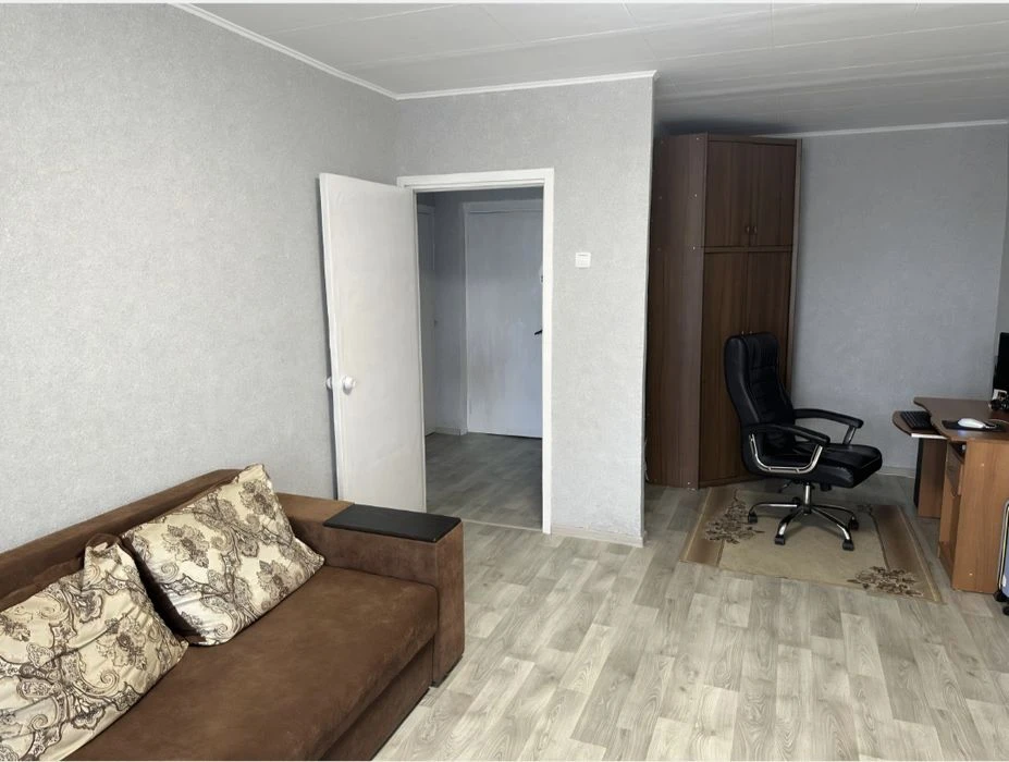 Продам 1 кімнатну квартиру на Червоному Камені