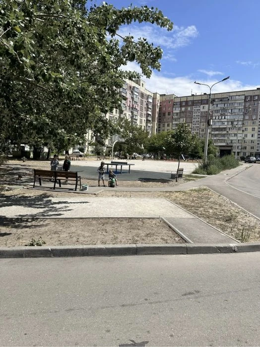 Продам 1 кімнатну квартиру на Червоному Камені