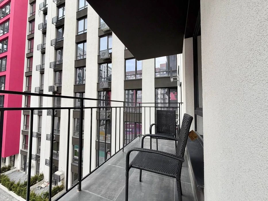 Стильна смарт квартира з балконом в Manhattan Up