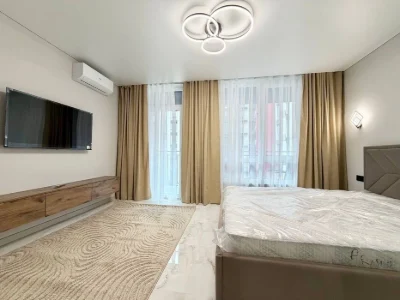 Стильна смарт квартира з балконом в Manhattan Up