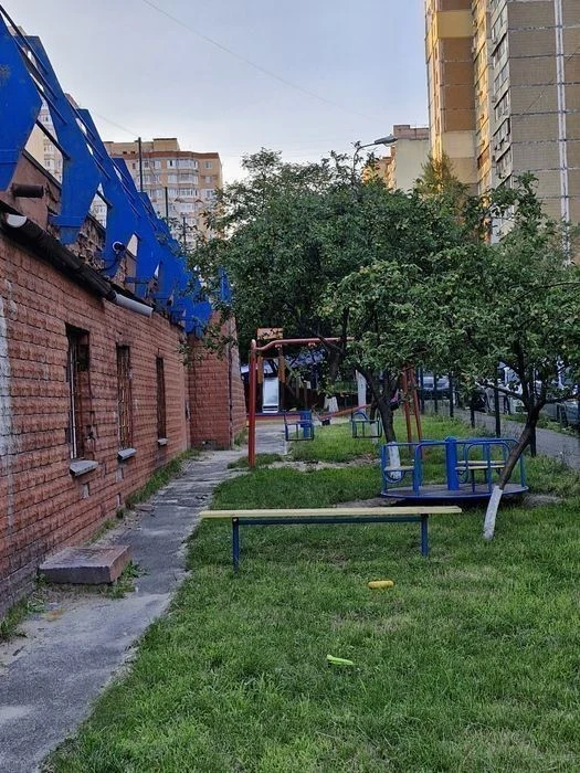 Sale without commission for the buyer! Spacious 2-room apartment