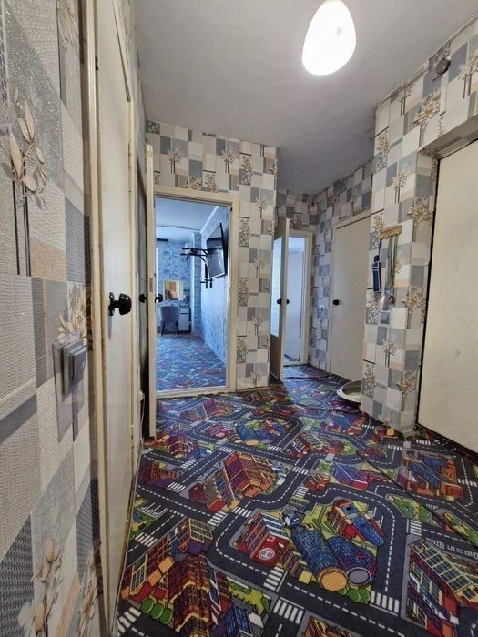 Sale without commission for the buyer! Spacious 2-room apartment