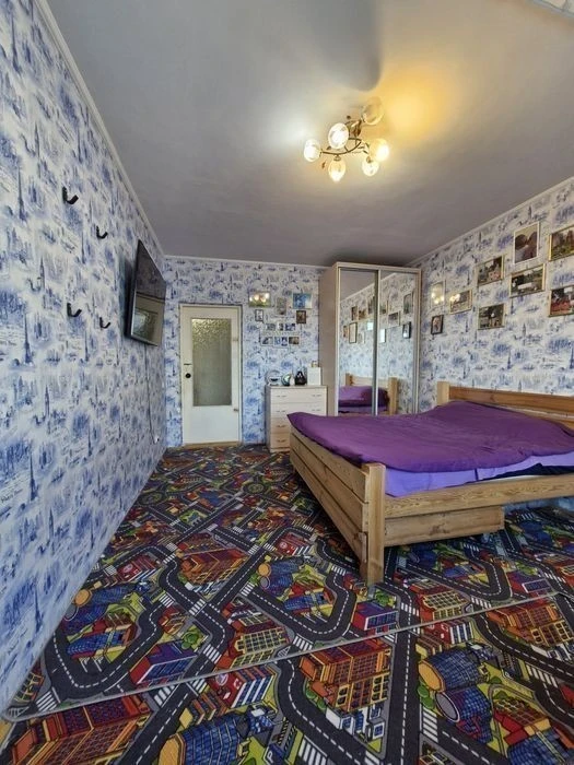 Sale without commission for the buyer! Spacious 2-room apartment