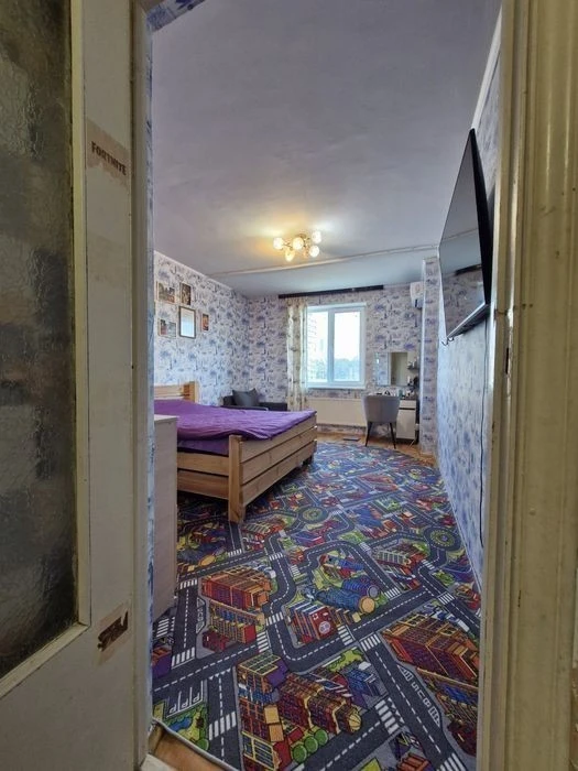 Sale without commission for the buyer! Spacious 2-room apartment