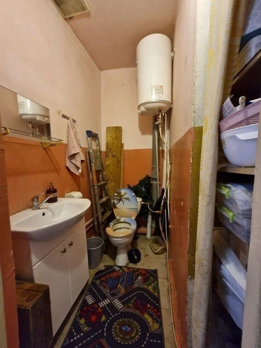 Sale without commission for the buyer! Spacious 2-room apartment
