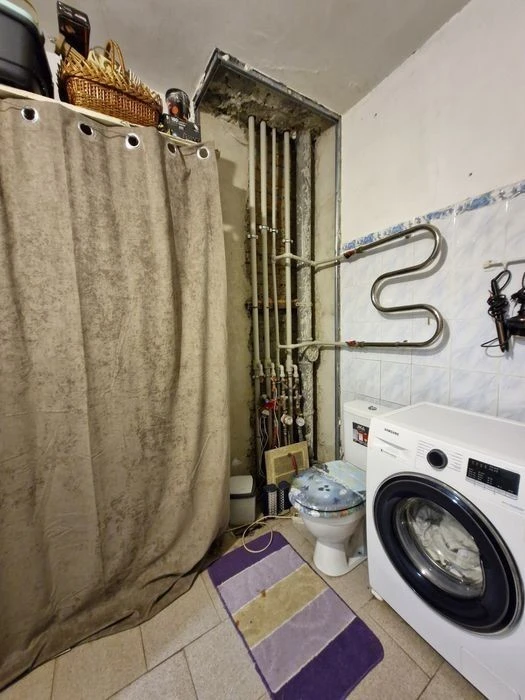 Sale without commission for the buyer! Spacious 2-room apartment