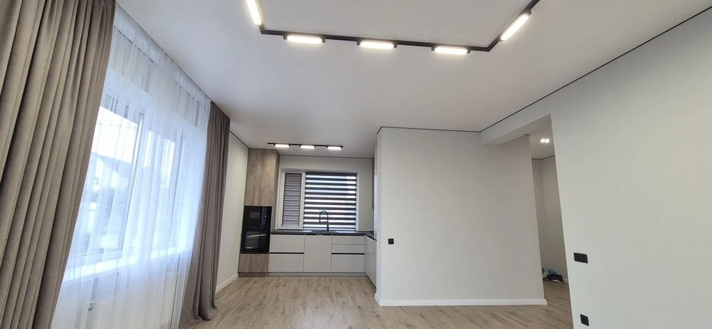 House with renovation, no commission! 100m2, 3 bedrooms, 5 bathrooms,! Bla