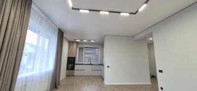 House with renovation, no commission! 100m2, 3 bedrooms, 5 bathrooms,! Bla