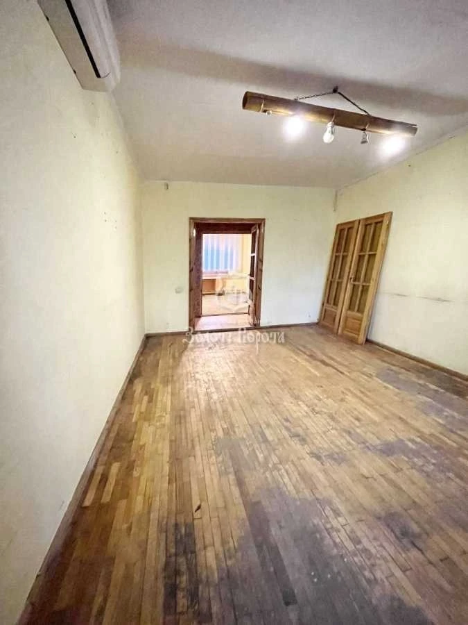 Продаж 5-кімнатної квартири 101 м², Васильківська вул., 38